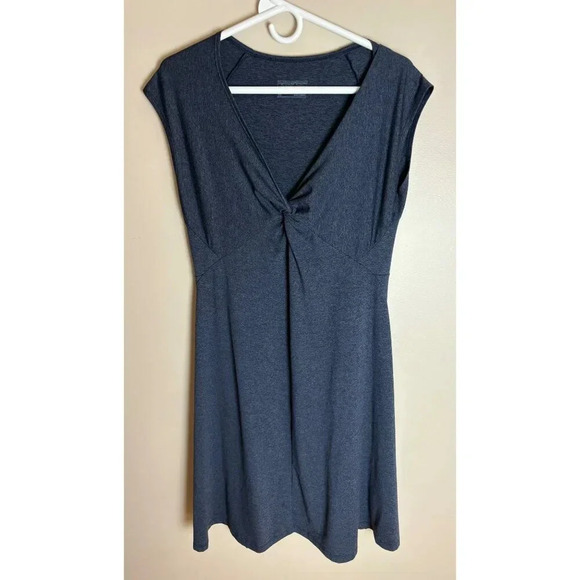 Patagonia Seabrook Bandha Knot Front Activewear Casual Dress in Blue Size Medium - Picture 3 of 10